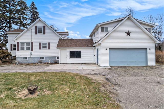 4138 Lapeer Road, Burton, MI 48509