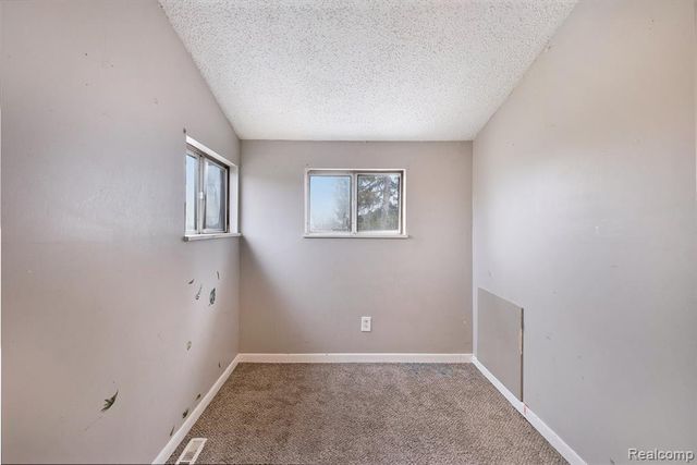 4138 Lapeer Road, Burton, MI 48509