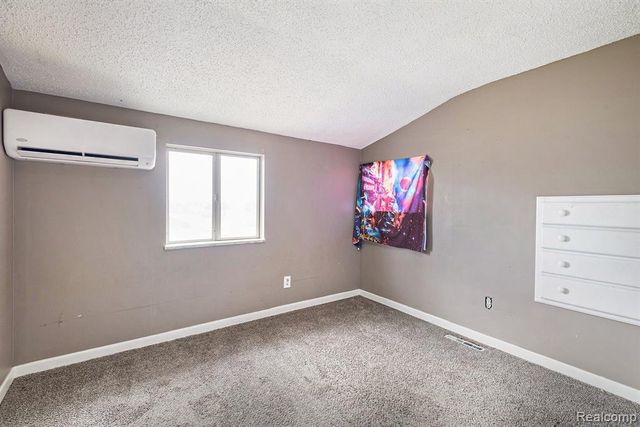 4138 Lapeer Road, Burton, MI 48509