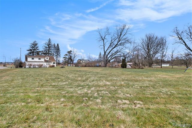 4138 Lapeer Road, Burton, MI 48509