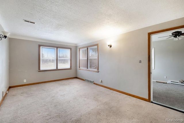 4138 Lapeer Road, Burton, MI 48509