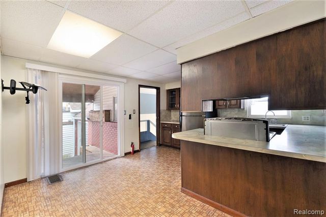 4138 Lapeer Road, Burton, MI 48509