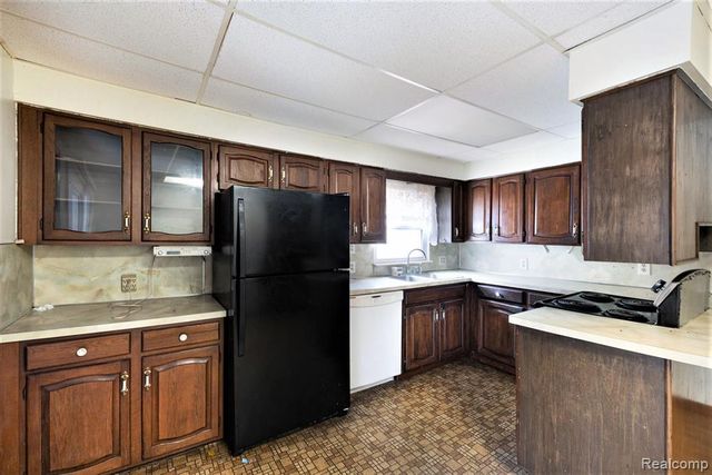 4138 Lapeer Road, Burton, MI 48509