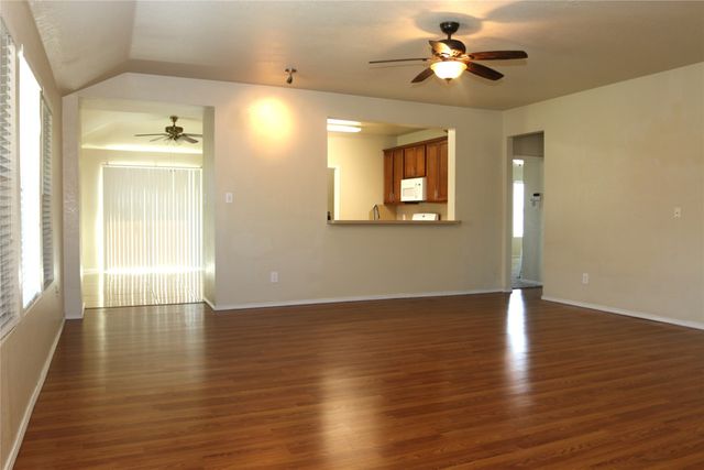 506 Quartz Street, Arlington, TX 76002