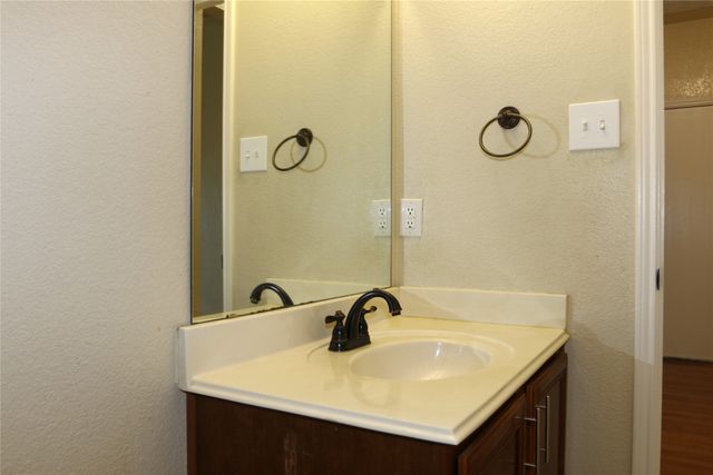 506 Quartz Street, Arlington, TX 76002