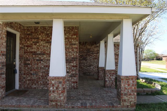 506 Quartz Street, Arlington, TX 76002