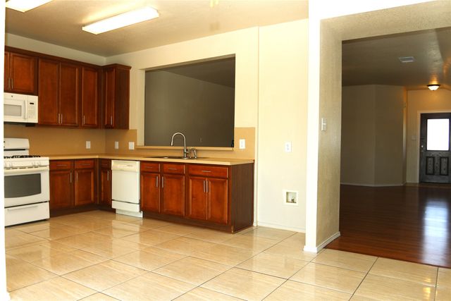 506 Quartz Street, Arlington, TX 76002