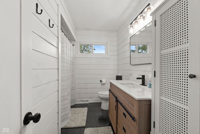 1240 W Central Drive, Fortville, IN 46040