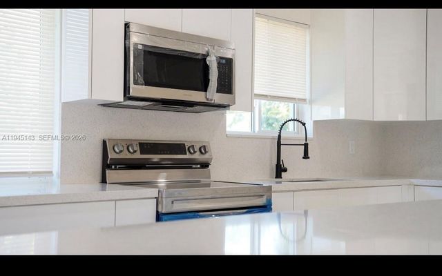 973 NW 8th St, Homestead, FL 33030