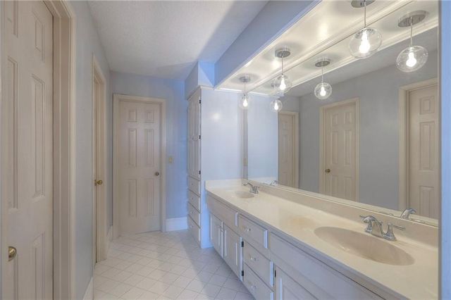 8629 Crysler Avenue, Kansas City, MO 64138