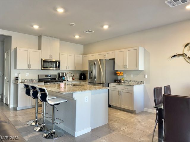 7842 Pink Opal Avenue, Las Vegas, NV 89113