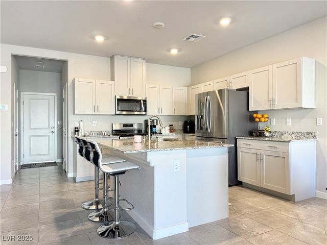 7842 Pink Opal Avenue, Las Vegas, NV 89113