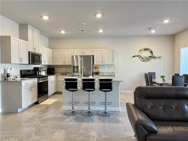 7842 Pink Opal Avenue, Las Vegas, NV 89113