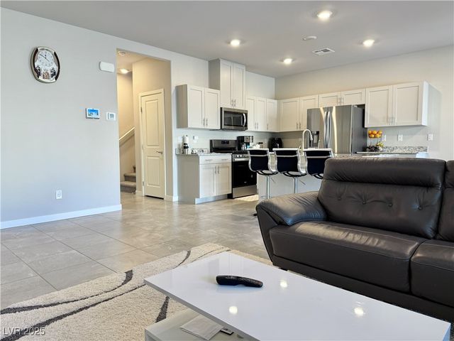 7842 Pink Opal Avenue, Las Vegas, NV 89113