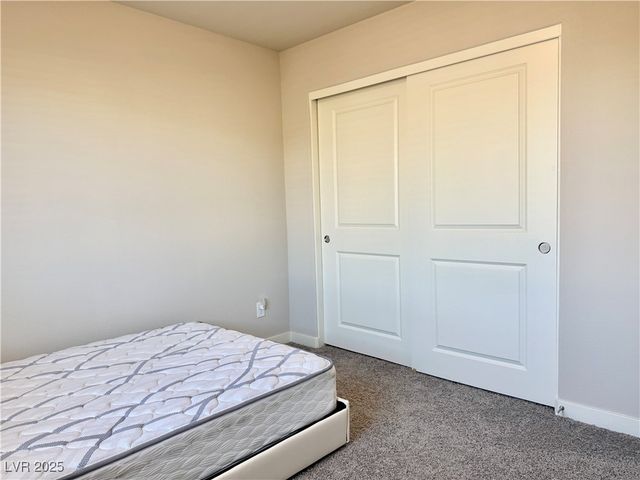 7842 Pink Opal Avenue, Las Vegas, NV 89113