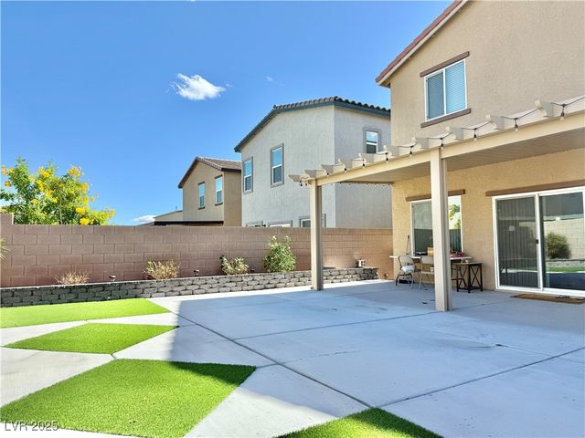 7842 Pink Opal Avenue, Las Vegas, NV 89113