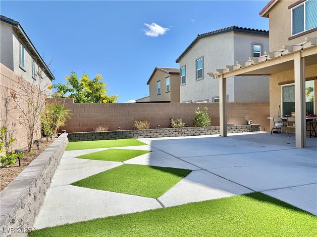 7842 Pink Opal Avenue, Las Vegas, NV 89113
