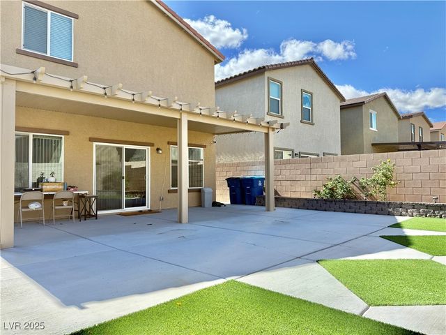 7842 Pink Opal Avenue, Las Vegas, NV 89113