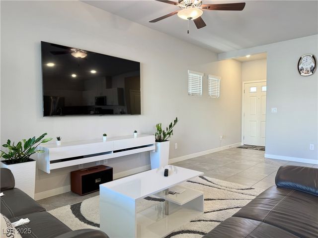 7842 Pink Opal Avenue, Las Vegas, NV 89113