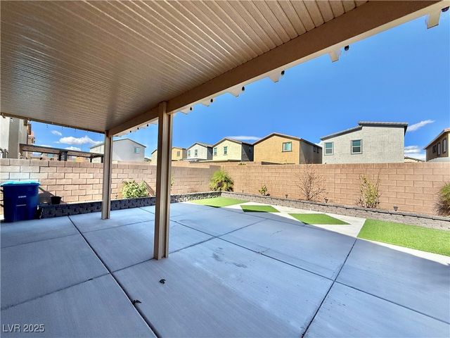 7842 Pink Opal Avenue, Las Vegas, NV 89113