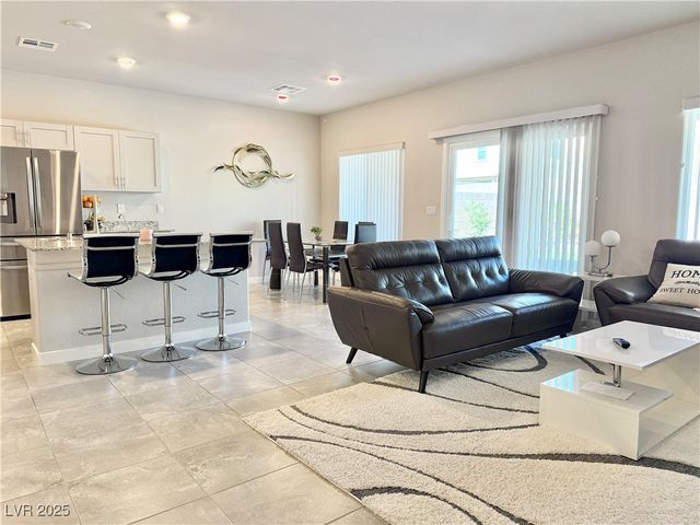 7842 Pink Opal Avenue, Las Vegas, NV 89113