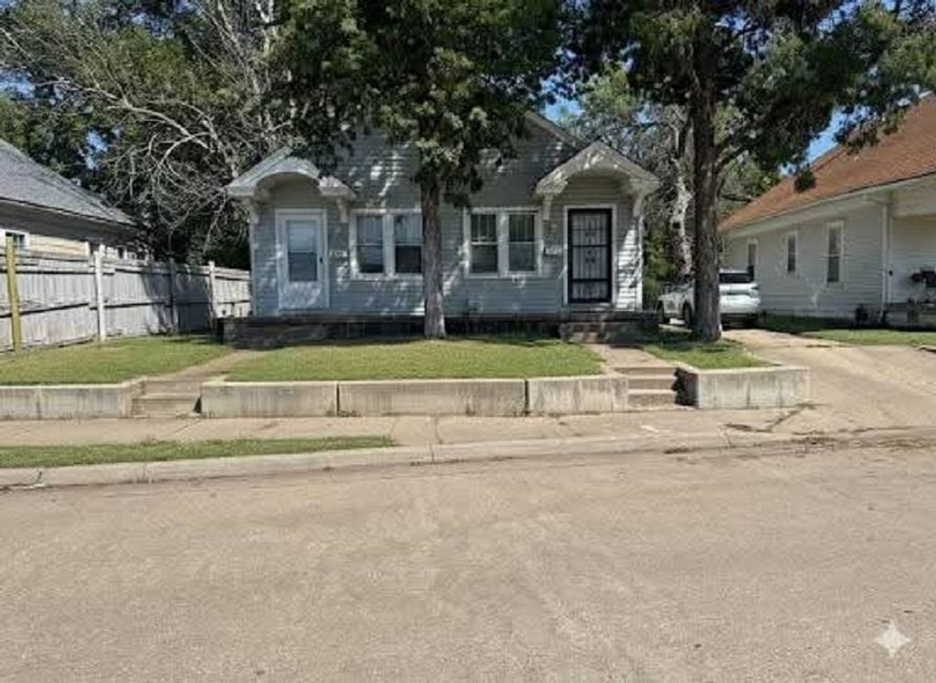 224 N Minnesota Ave, Wichita, KS 67214