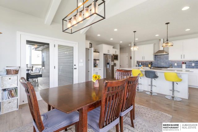 10232 Cove Hollow Drive, Papillion, NE 68046