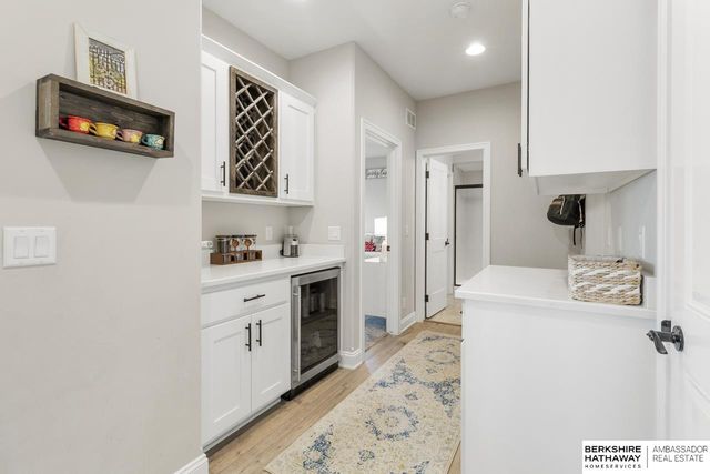 10232 Cove Hollow Drive, Papillion, NE 68046
