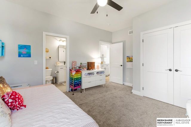 10232 Cove Hollow Drive, Papillion, NE 68046