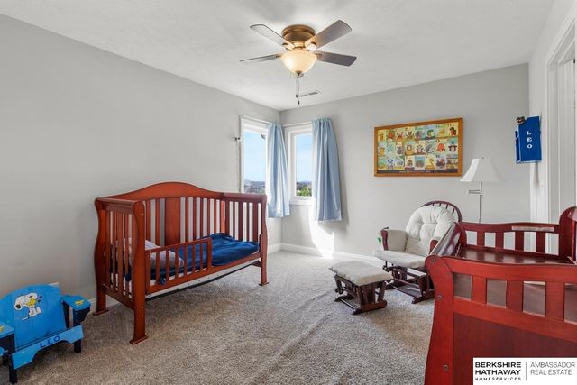 10232 Cove Hollow Drive, Papillion, NE 68046