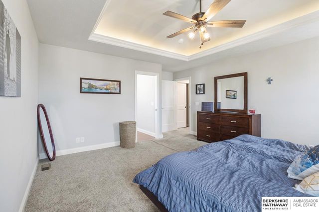 10232 Cove Hollow Drive, Papillion, NE 68046