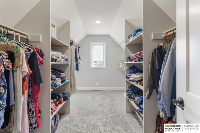 10232 Cove Hollow Drive, Papillion, NE 68046