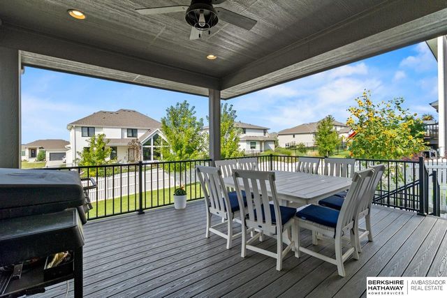 10232 Cove Hollow Drive, Papillion, NE 68046