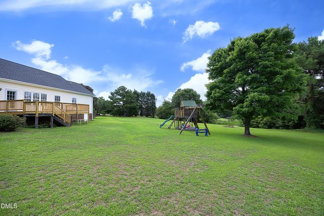 211 Sherman Lakes Drive, Fuquay Varina, NC 27526