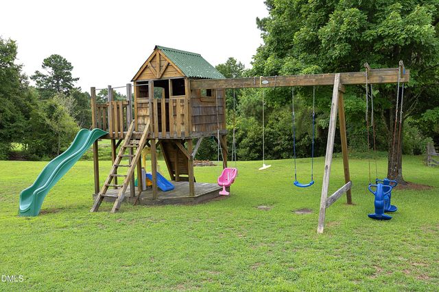 211 Sherman Lakes Drive, Fuquay Varina, NC 27526