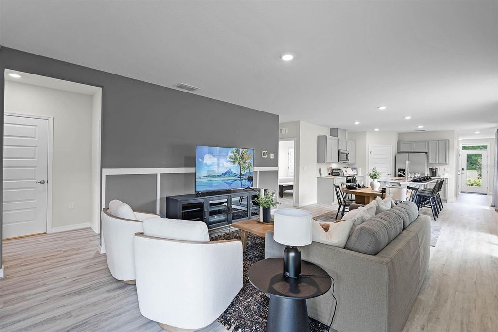 Image 3 of property listing at 3310 WHITE INDIGO ROAD, Winter Haven, FL 33884