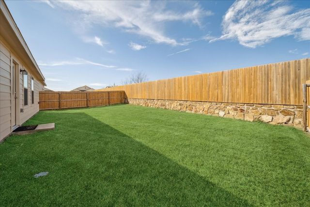 1005 Crestview Drive, Hutchins, TX 75141