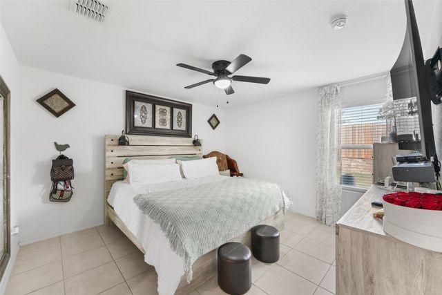 1005 Crestview Drive, Hutchins, TX 75141
