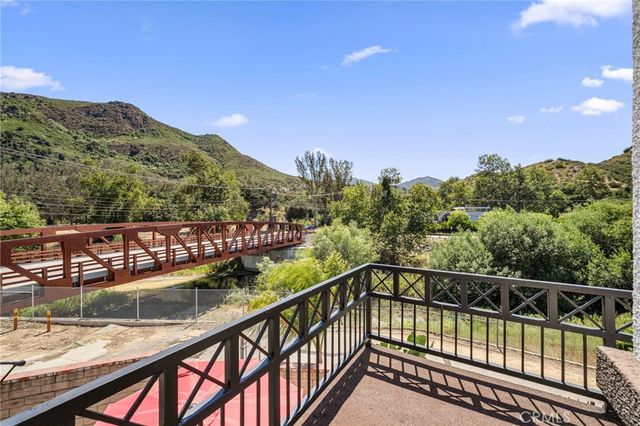 2305 Waring, Agoura Hills, CA 91301
