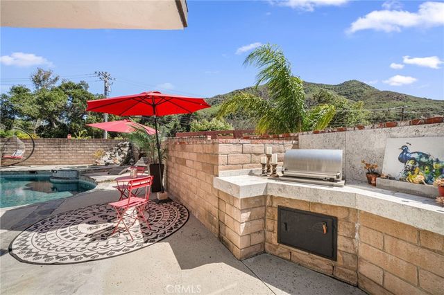 2305 Waring, Agoura Hills, CA 91301