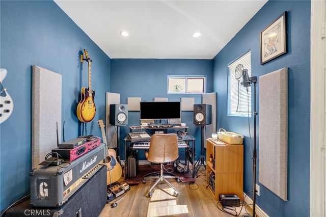2305 Waring, Agoura Hills, CA 91301