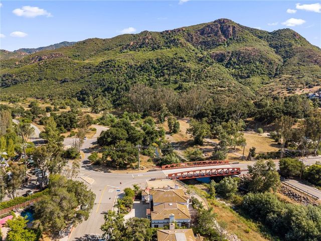 2305 Waring, Agoura Hills, CA 91301