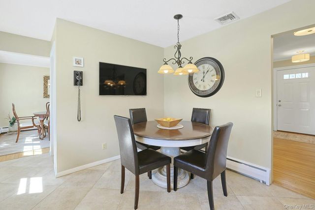 12 Greenwood Lane, Valhalla, NY 10595