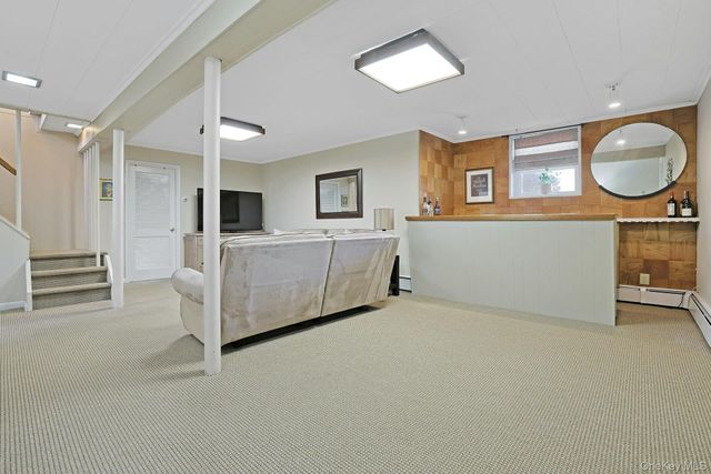 12 Greenwood Lane, Valhalla, NY 10595