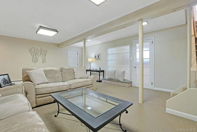 12 Greenwood Lane, Valhalla, NY 10595