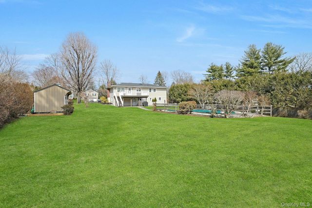 12 Greenwood Lane, Valhalla, NY 10595