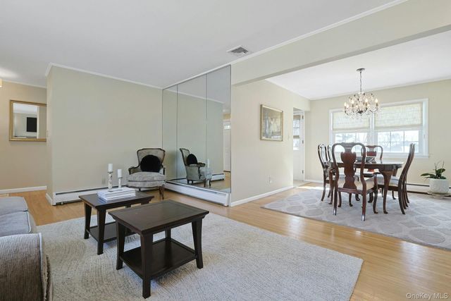 12 Greenwood Lane, Valhalla, NY 10595