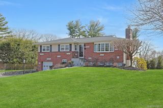 12 Greenwood Lane, Valhalla, NY 10595