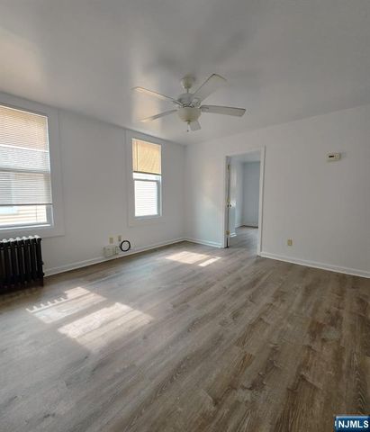 458-460 Leslie Street, Newark, NJ 07112