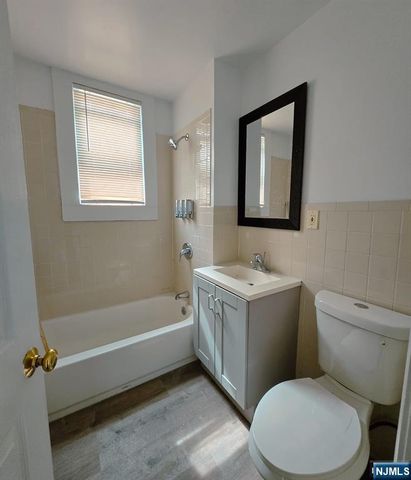 458-460 Leslie Street, Newark, NJ 07112